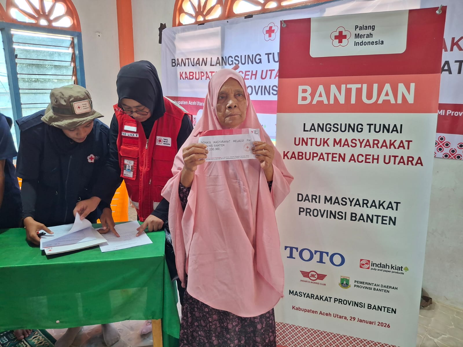 PMI Banten Salurkan Bantuan Tunai Rp1,2 Juta Korban Banjir dan Longsor di Aceh Utara
