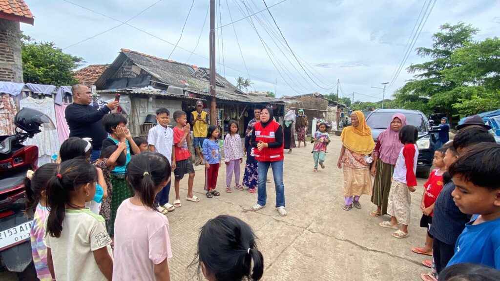 Pasca Banjir Serang, PMI Banten dan DPRD Turun Langsung Beri Dukungan Psikososial Anak