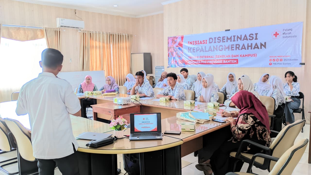 PMI Provinsi Banten Gelar Inisiasi Diseminasi Kepalangmerahan di SMKN 1 Kota Serang